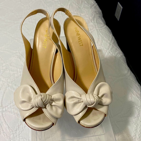 Black Nine West heels - Picture 1 of 6